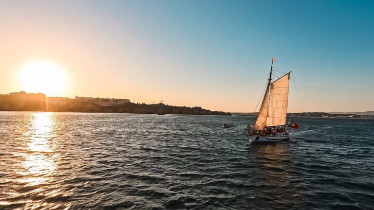 traditionele zeilboot in Lagos, Portugal